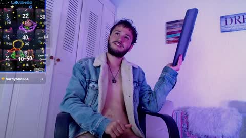 Snapshot of yerito_ chatting on January 7, 2025, 11:35 pm Yero online show from January 7, 2025, 11:35 pm