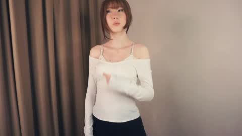 Snapshot of yerquinney chatting on May 3, 2026, 1:06 pm Rin online show from May 3, 2026, 1:06 pm