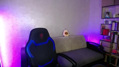 Snapshot of yes_cute_boy_ chatting on November 5, 2025, 7:03 pm Eden online show from November 5, 2025, 7:03 pm