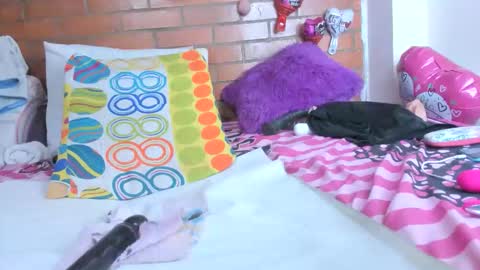 Snapshot of yesicasquirt65 chatting on February 24, 2026, 12:25 pm yesicasquirt65 online show from February 24, 2026, 12:25 pm