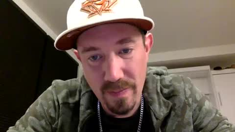 Snapshot of yesplesae chatting on December 21, 2024, 5:58 am yesplesae online show from December 21, 2024, 5:58 am