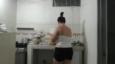 Snapshot of yessica_08 chatting on October 24, 2025, 11:23 pm yessica and andres online show from October 24, 2025, 11:23 pm