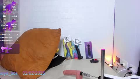 Luna online show from February 2, 2025, 3:28 pm