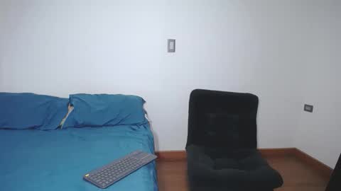 Snapshot of ying_yang_ chatting on April 1, 2026, 11:35 pm tulipan online show from April 1, 2026, 11:35 pm