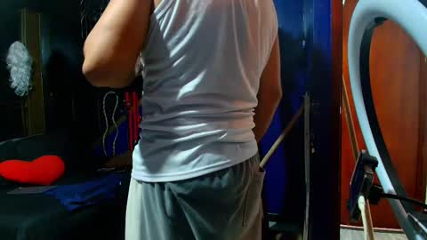 yingandyangg online show from March 6, 2026, 11:01 pm