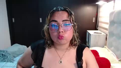 Snapshot of yini_angel07 chatting on February 27, 2026, 4:56 am hii i am yini online show from February 27, 2026, 4:56 am