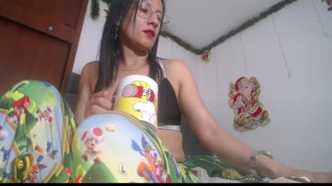 Yiny online show from December 22, 2025, 8:55 am