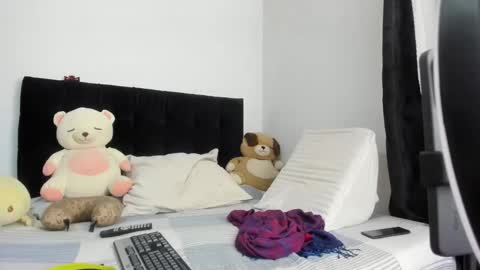 Snapshot of yinyyanghot chatting on October 9, 2025, 12:30 am yinyyanghot online show from October 9, 2025, 12:30 am