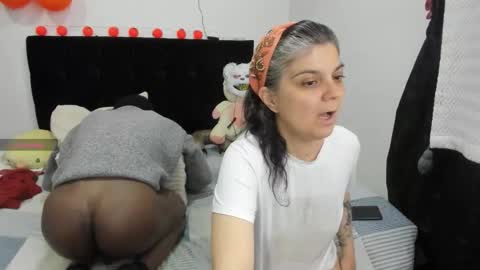 Snapshot of yinyyanghot chatting on October 28, 2025, 10:12 pm yinyyanghot online show from October 28, 2025, 10:12 pm