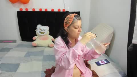 Snapshot of yinyyanghot chatting on October 29, 2025, 10:17 am yinyyanghot online show from October 29, 2025, 10:17 am