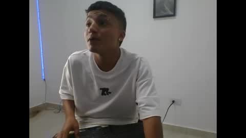 yissus_20 online show from April 8, 2026, 7:25 pm