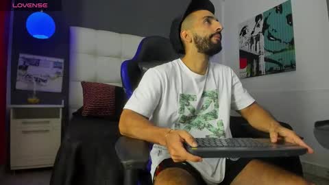 Snapshot of yiyo10_ chatting on October 12, 2025, 10:53 pm Yiyo online show from October 12, 2025, 10:53 pm