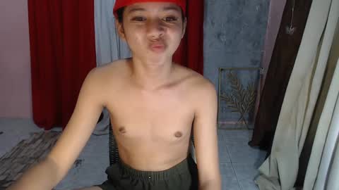 ymee_shane18 online show from January 14, 2025, 10:06 am