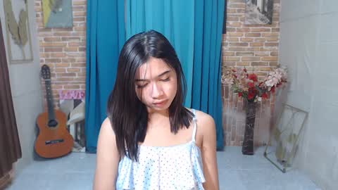 ymee_shane18 online show from January 22, 2025, 5:37 am