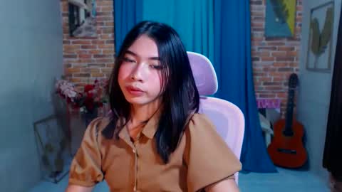 ymee_shane18 online show from January 23, 2025, 11:26 am