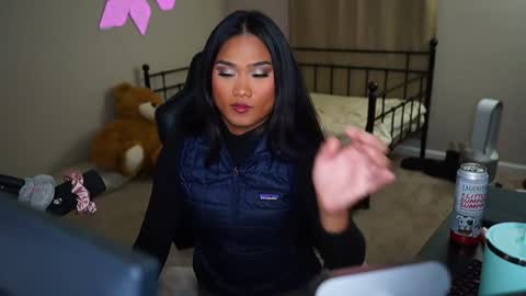 Snapshot of ynaong chatting on December 25, 2024, 8:18 am Palmela Handerson online show from December 25, 2024, 8:18 am