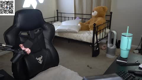 Snapshot of ynaong chatting on January 17, 2025, 8:55 pm Palmela Handerson online show from January 17, 2025, 8:55 pm