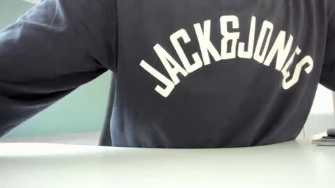 yoda130305 online show from February 17, 2025, 4:04 pm