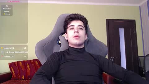 Snapshot of yofukashi chatting on October 15, 2025, 9:31 am yofukashi online show from October 15, 2025, 9:31 am