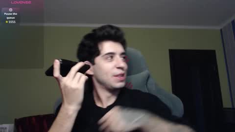 Snapshot of yofukashi chatting on October 23, 2025, 1:43 pm yofukashi online show from October 23, 2025, 1:43 pm