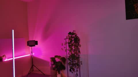 yoka_paradoxxx online show from October 6, 2025, 5:05 am