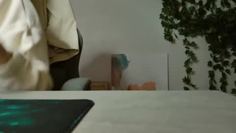 yoka_paradoxxx online show from October 27, 2025, 5:00 am