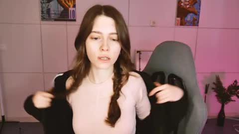 yoka_paradoxxx online show from March 22, 2026, 9:02 am