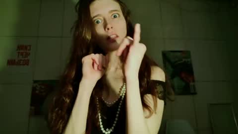 yoka_paradoxxx online show from April 14, 2026, 10:54 am