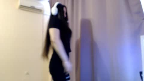 Sophie online show from April 6, 2026, 2:18 pm