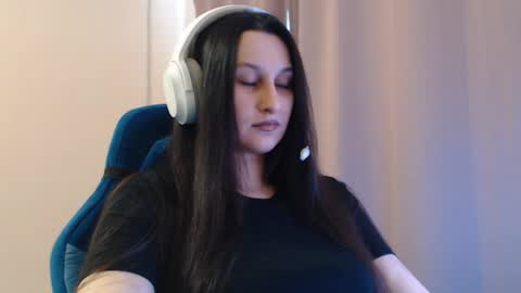 Sophie online show from April 10, 2026, 2:11 pm