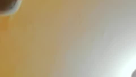 yonnsol_avril online show from April 4, 2026, 7:44 pm