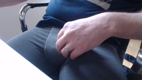 yorkiemanuk online show from February 26, 2026, 10:14 am