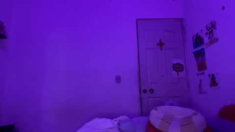 Snapshot of yorlenig692 chatting on November 17, 2025, 1:22 am yorlenig692 online show from November 17, 2025, 1:22 am