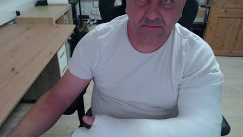 Snapshot of yoschi1976 chatting on October 26, 2025, 8:31 am yoschi1976 online show from October 26, 2025, 8:31 am