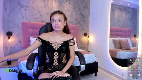 Yoselin online show from April 8, 2026, 3:50 am