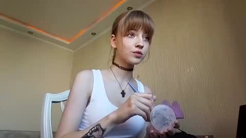 yoshiezerbel online show from June 11, 2026, 3:32 pm