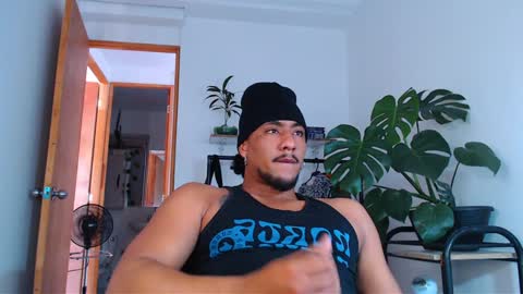 Snapshot of yosoy_enzo2020 chatting on January 23, 2025, 6:35 pm Enzo online show from January 23, 2025, 6:35 pm