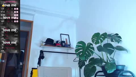 Snapshot of yosoy_enzo2020 chatting on February 22, 2025, 6:17 am Enzo online show from February 22, 2025, 6:17 am