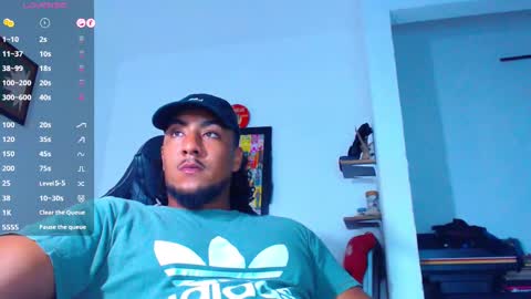 Snapshot of yosoy_enzo2020 chatting on October 15, 2025, 3:28 am Enzo online show from October 15, 2025, 3:28 am