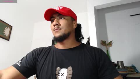 Snapshot of yosoy_enzo2020 chatting on October 19, 2025, 3:29 am Enzo online show from October 19, 2025, 3:29 am