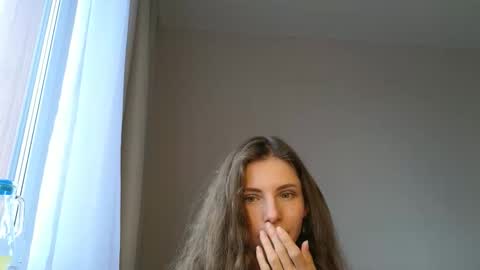 Snapshot of you_desire chatting on April 6, 2026, 9:32 am Liliya online show from April 6, 2026, 9:32 am