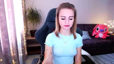 Snapshot of you_dreaam chatting on January 15, 2025, 9:56 am you_dreaam online show from January 15, 2025, 9:56 am