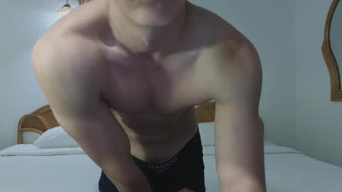 Snapshot of you_dream_ chatting on April 19, 2026, 5:12 pm you_dream_ online show from April 19, 2026, 5:12 pm