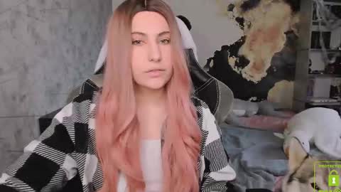 Snapshot of you_lika chatting on October 21, 2025, 4:35 am Lika online show from October 21, 2025, 4:35 am