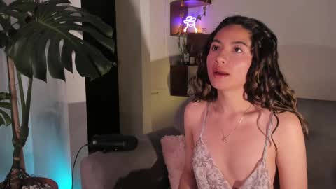 Snapshot of you_y0ung_pervert chatting on February 18, 2025, 2:38 am Mar online show from February 18, 2025, 2:38 am