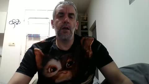 Snapshot of youdeservit chatting on February 16, 2025, 7:16 pm CrayZio online show from February 16, 2025, 7:16 pm