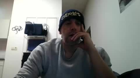 Snapshot of youdeservit chatting on March 2, 2025, 10:35 am CrayZio online show from March 2, 2025, 10:35 am