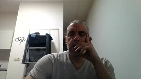 Snapshot of youdeservit chatting on April 6, 2026, 4:57 am CrayZio online show from April 6, 2026, 4:57 am