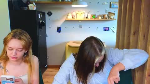 Anna and Luna online show from June 2, 2026, 5:26 pm