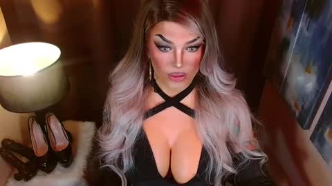 Snapshot of your1truequeen chatting on March 1, 2026, 7:05 pm QUEEN MADISON online show from March 1, 2026, 7:05 pm